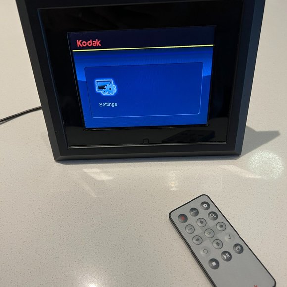 Kodak - Digital Picture Frame - Remote Included! - Picture 7 of 8